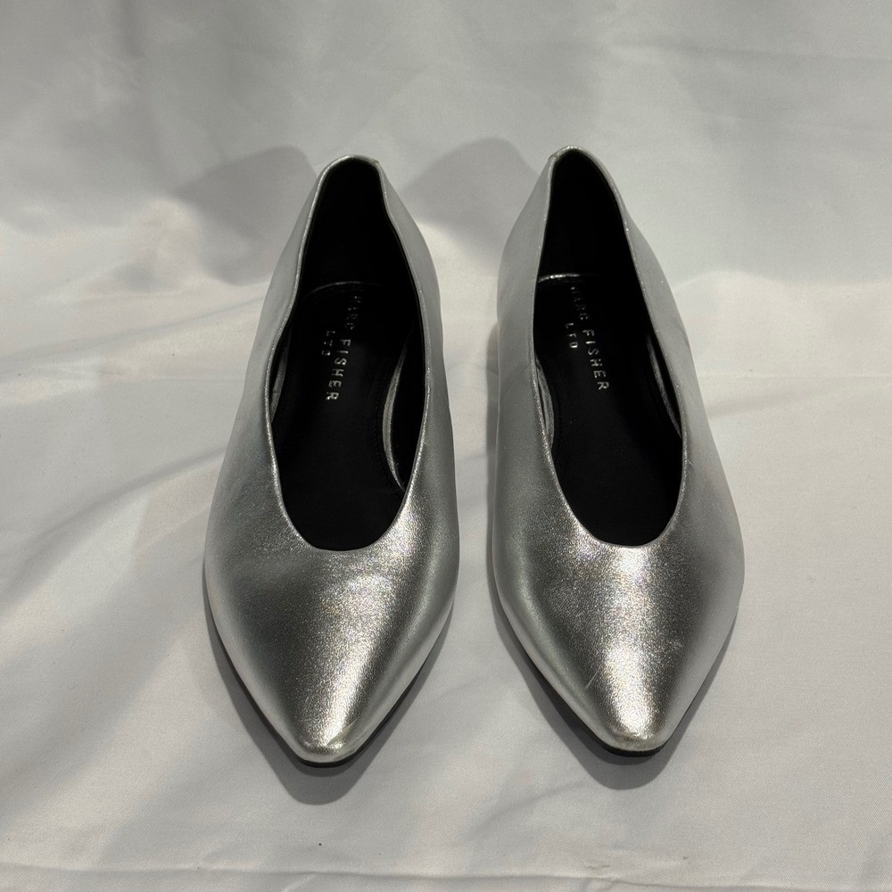 Marc Fisher LTD Gunner Flats Metallic Silver Leather Pointed Toe Slip On Size 8 - Picture 4 of 13